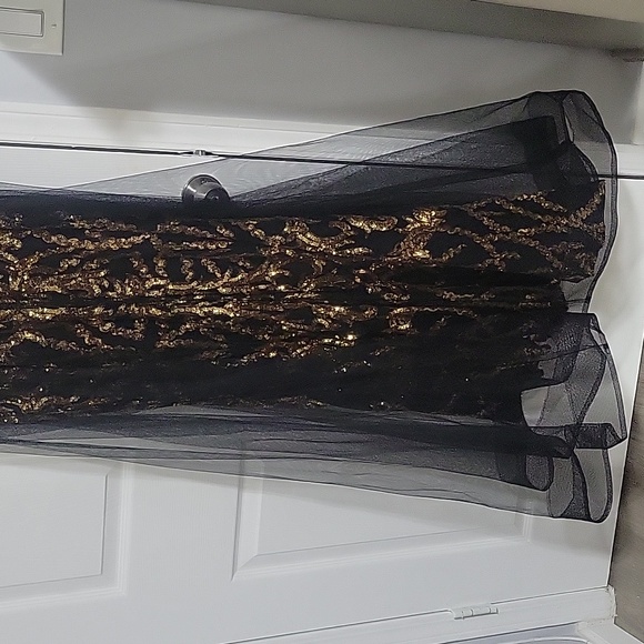 Evening gown - Picture 4 of 4